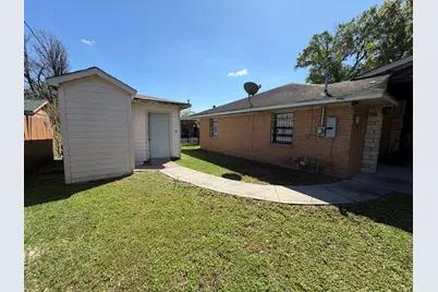 626 Saddle Rock Drive, Houston, TX 77037 - Photo 18