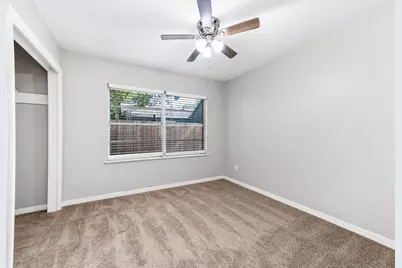 1033 S Booth Lane, Alvin, TX 77511 - Photo 12