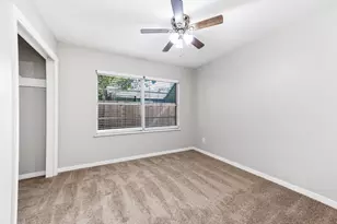 1033 S Booth Ln, Alvin, TX 77511 - Photo 12