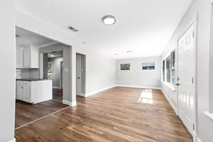 1033 S Booth Ln, Alvin, TX 77511 - Photo 6