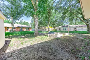 1033 S Booth Ln, Alvin, TX 77511 - Photo 18