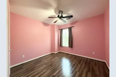 910 Staffordale Manor Lane, Houston, TX 77047 - Photo 10