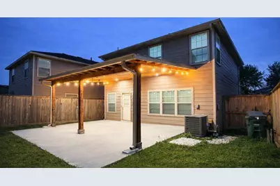 910 Staffordale Manor Lane, Houston, TX 77047 - Photo 14