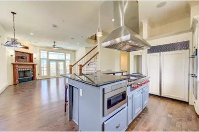 122 Vieux Carre Drive, Houston, TX 77009 - Photo 12