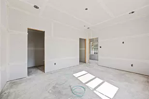 801 E 32nd 1/2 St, Houston, TX 77022 - Photo 24