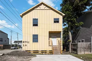 801 E 32nd 1/2 St, Houston, TX 77022 - Photo 2