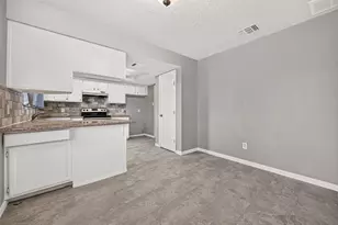 9903 Towne Tower Ln, Sugar Land, TX 77498 - Photo 8