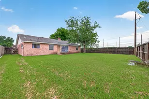 9903 Towne Tower Ln, Sugar Land, TX 77498 - Photo 32