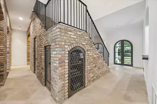 2330 Maroneal St, Houston, TX 77030 - Photo 6