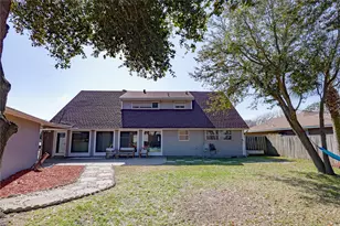 34 W Dansby Dr, Galveston, TX 77551 - Photo 12