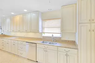 34 W Dansby Dr, Galveston, TX 77551 - Photo 42