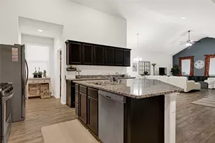 7830 London Tower Ln, Houston, TX 77044 - Photo 4