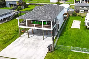 952 Sandollar, Crystal Beach, TX 77650 - Photo 4