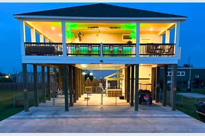 952 Sandollar, Crystal Beach, TX 77650 - Photo 6