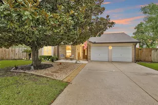 315 Thistlewood Ct, League City, TX 77573 - Photo 1