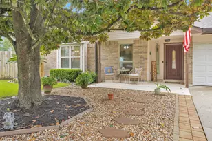 315 Thistlewood Ct, League City, TX 77573 - Photo 2