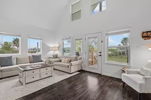 242 Debbie Ln, Dickinson, TX 77539 - Photo 8