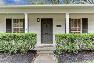 5429 Lincrest Ln, Houston, TX 77056 - Photo 1