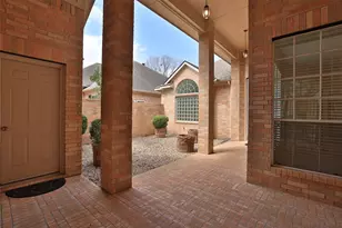 31 Surrey Run Pl, The Woodlands, TX 77384 - Photo 4