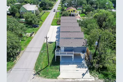 203 6th St #D, San Leon, TX 77539 - Photo 4