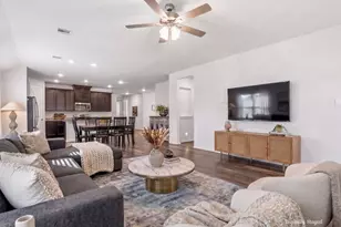 118 Violet Carson Ct, Conroe, TX 77318 - Photo 4