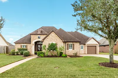 110 Spanish Oak Circle, Lake Jackson, TX 77566 - Photo 1