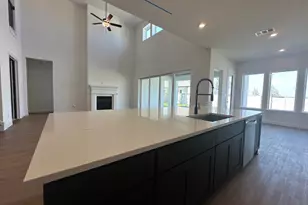 914 Groundwater Wy, League City, TX 77546 - Photo 4