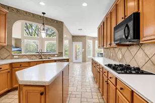15935 Lake Loop Dr, Cypress, TX 77433 - Photo 16