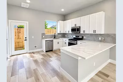 8704 Southview Street, Houston, TX 77051 - Photo 2
