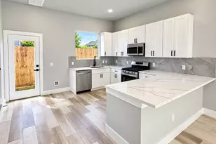 8704 Southview St, Houston, TX 77051 - Photo 2