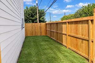 8704 Southview St, Houston, TX 77051 - Photo 14