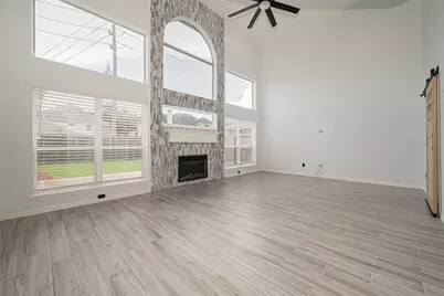 12915 Stratford Heights Drive, Sugar Land, TX 77498 - Photo 6