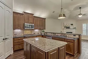 11 S Sandbells Park Ln, Montgomery, TX 77316 - Photo 18