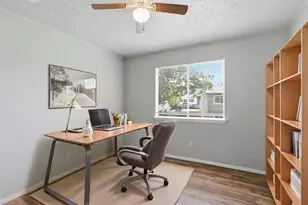 2315 Hampton Rd, League City, TX 77573 - Photo 6