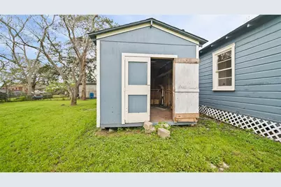 234 E Texas Street, Brazoria, TX 77422 - Photo 20
