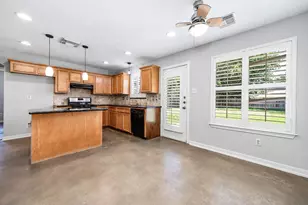5922 James Pl, Houston, TX 77085 - Photo 10