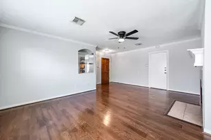 5922 James Pl, Houston, TX 77085 - Photo 10