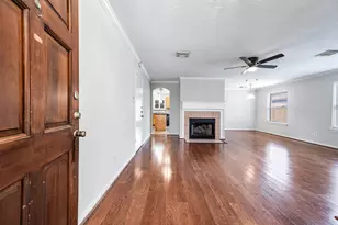 5922 James Pl, Houston, TX 77085 - Photo 4