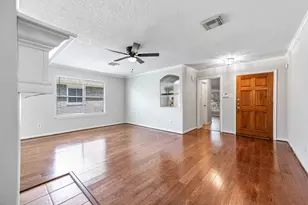 5922 James Pl, Houston, TX 77085 - Photo 6