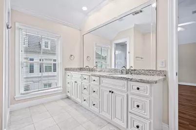 118 Oak Place Drive, Houston, TX 77006 - Photo 14