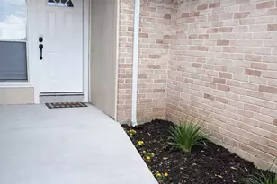 408 Bay Ridge Dr, League City, TX 77573 - Photo 2