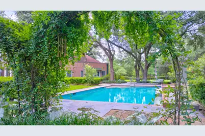 35 W Rivercrest Drive, Houston, TX 77042 - Photo 20