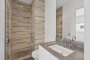 1527 Indiana St, Houston, TX 77006 - Photo 32