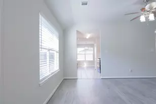 2706 Star Peak Dr, Houston, TX 77088 - Photo 6