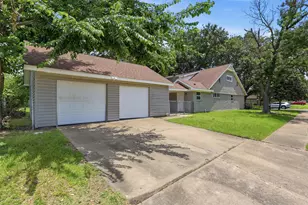 7826 Twin Hills Dr, Houston, TX 77071 - Photo 28
