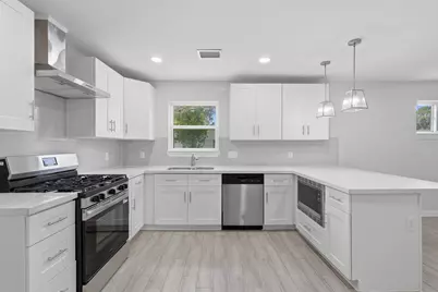 7826 Twin Hills Drive, Houston, TX 77071 - Photo 16