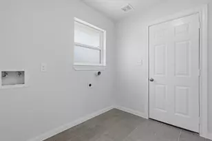 7826 Twin Hills Dr, Houston, TX 77071 - Photo 26