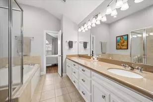 8715 Meadowcroft Dr, Houston, TX 77063 - Photo 20