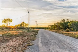 135 Frio Ests Dr, Moore, TX 78057 - Photo 32