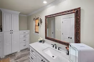 3125 W Park Ave, Pinehurst, TX 77630 - Photo 16